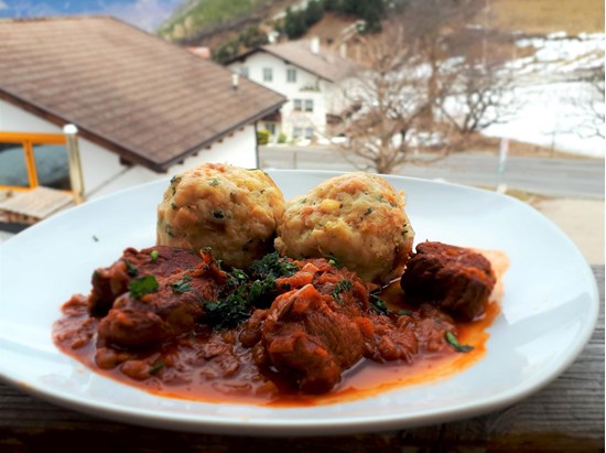 Spezzatino di manzo con canederli